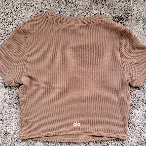 Alo Cropped Light Brown Top - Picture 4 of 7